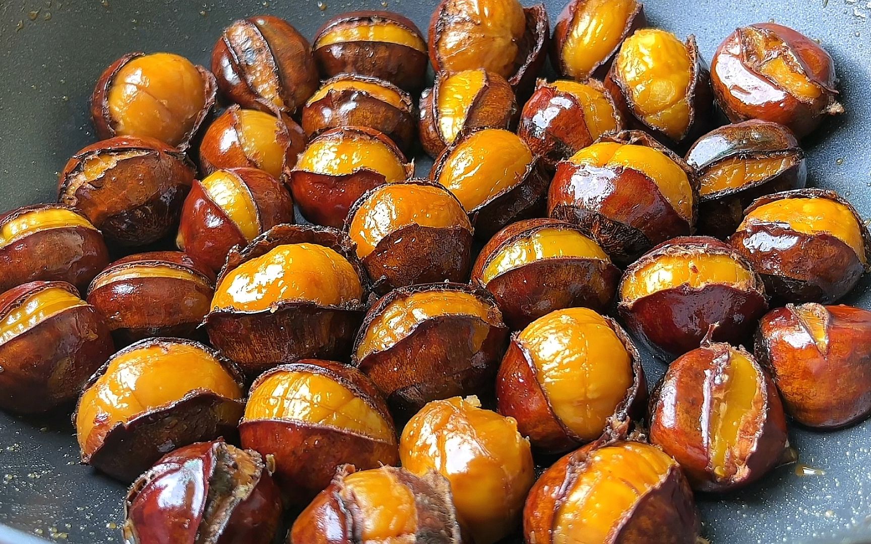 糖炒栗子怎么做不粘皮？掌握這幾個(gè)細(xì)節(jié)，炒出香甜金亮、輕松剝殼的好栗子！