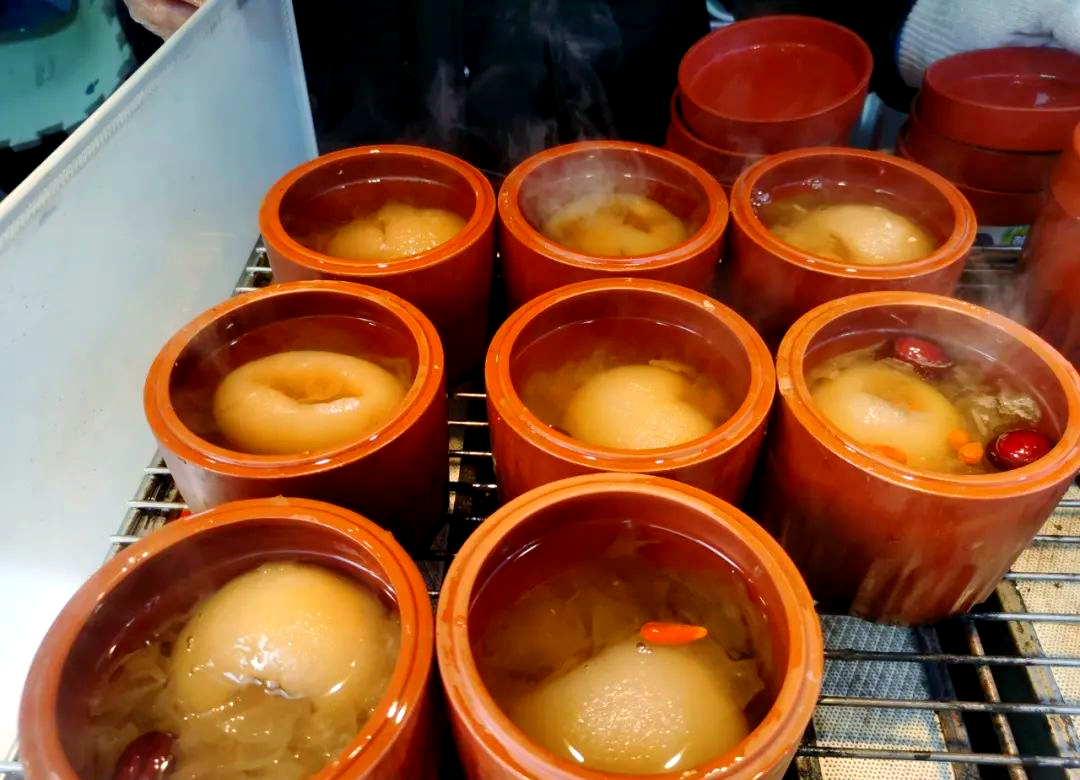 冰糖烤梨街頭攤做法?香氣四溢易上手,小本創業也能干!