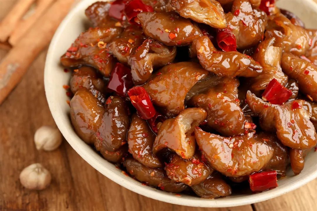 鹵肥腸到底怎么去腥？藤椒風味鹵制方式與氣味控制技巧