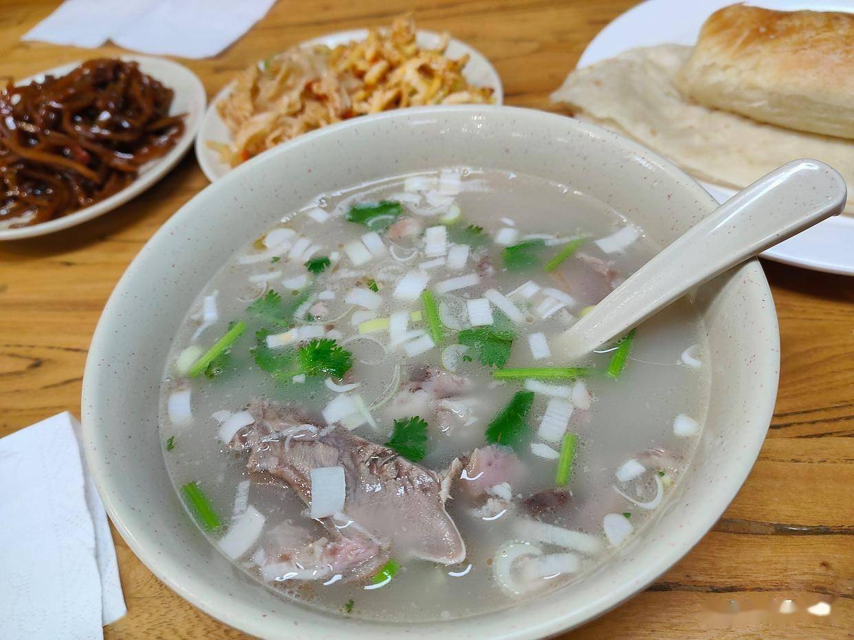 哪里有正宗的羊肉湯培訓更靠譜？掌握關鍵細節的方法，讓新手少踩坑！