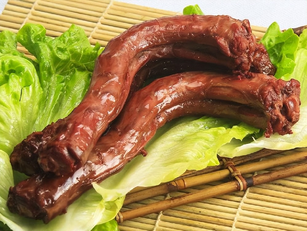 鴨脖子的做法和配料難在哪？關鍵步驟解析，再給你可執行方法！