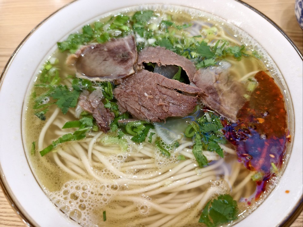 西安面館培訓(xùn)哪里好?學(xué)啥技術(shù)更穩(wěn)妥,選對(duì)方向才關(guān)鍵!