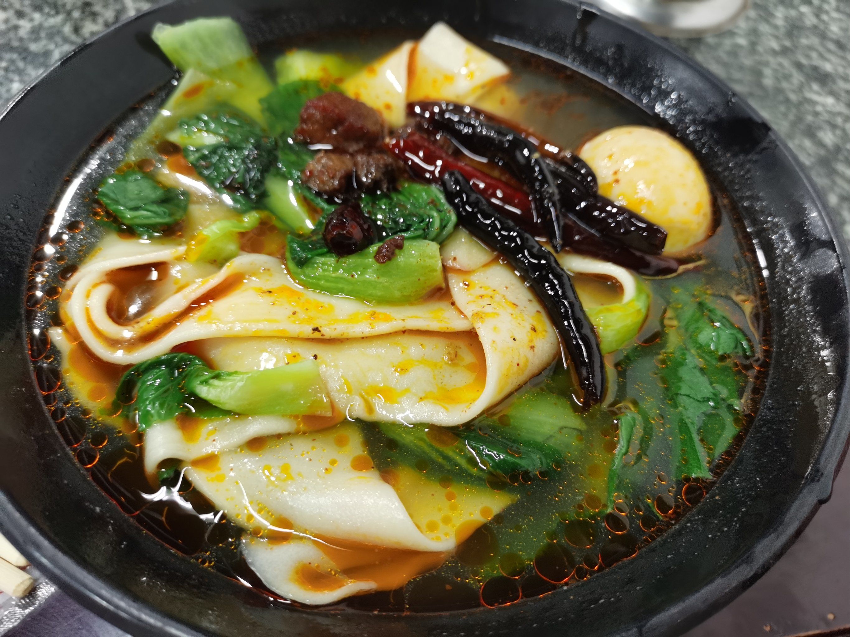 西安面館培訓(xùn)哪里好?學(xué)啥技術(shù)更穩(wěn)妥,選對(duì)方向才關(guān)鍵!