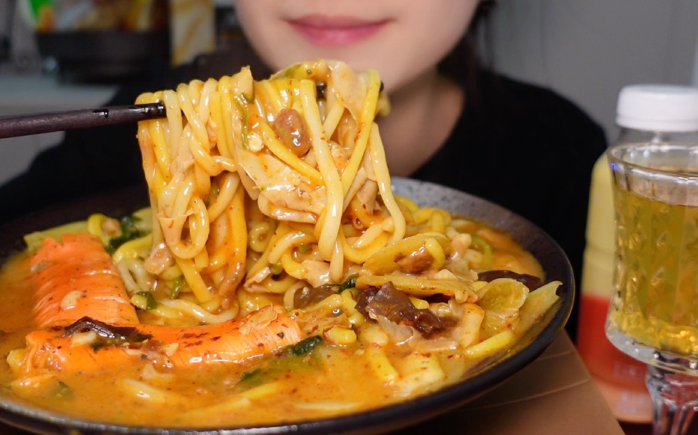 麻辣燙的利潤大概有多少？行業怎么做？聽完你就知道！