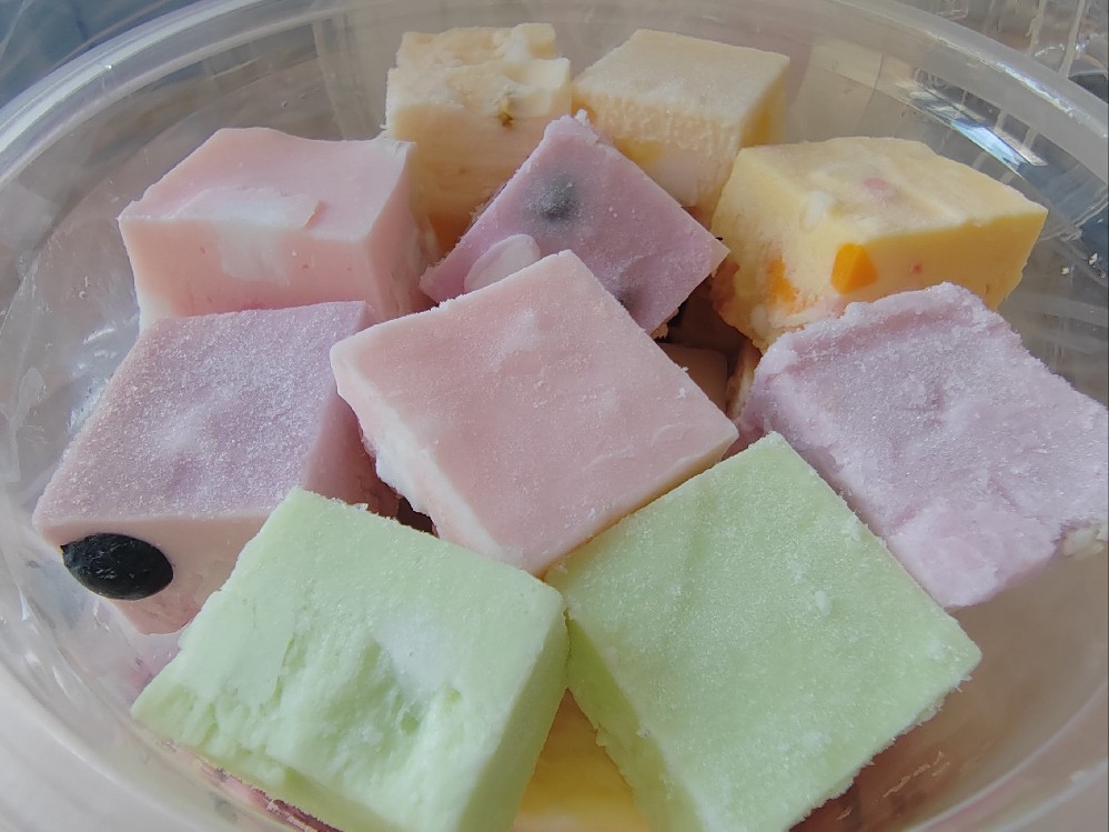 炒酸奶的制作方法學(xué)會后好賣嗎?街邊擺攤常見問題一次講清楚