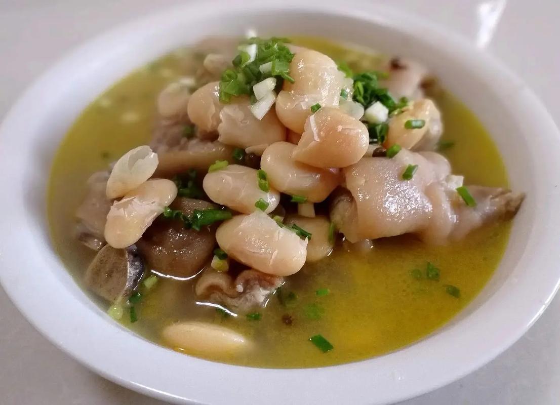 四川正宗蹄花的做法難不難?學(xué)會(huì)關(guān)鍵細(xì)節(jié),普通人也能穩(wěn)穩(wěn)做出老味道!