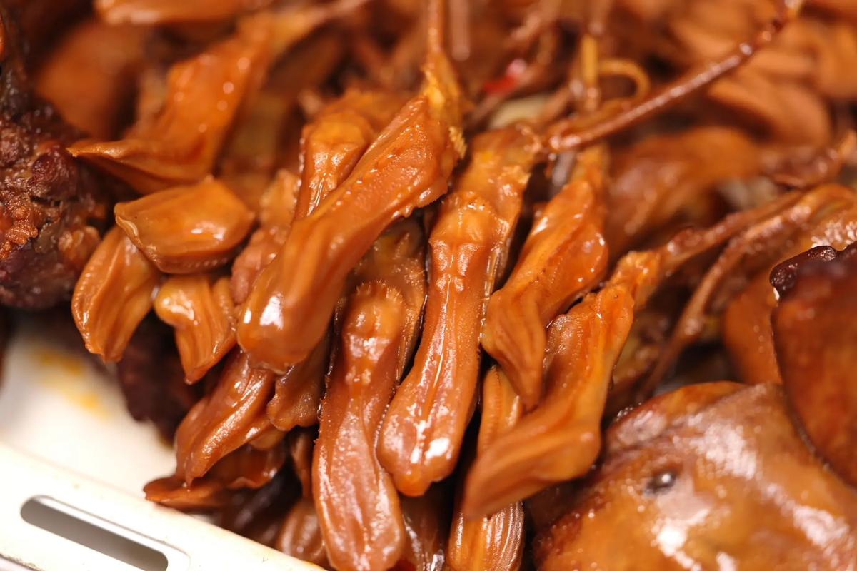 東明去哪學鹵味？別只盯著“就近”，真正會選的人早就跑遠一點學技術了